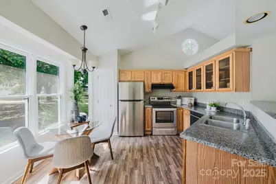 4205 Hounds Run Drive, Matthews, NC 28105 - Photo 9