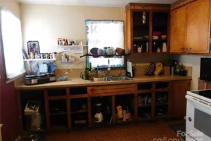 302 Hall St, York, SC 29745 - Photo 15