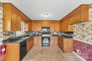 2282 White Pine Ct, Lancaster, SC 29720 - Photo 5