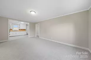 304 S Vine St, Gastonia, NC 28052 - Photo 3