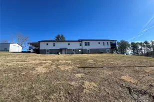 1086 Carters Ridge Rd, Spruce Pine, NC 28777 - Photo 3