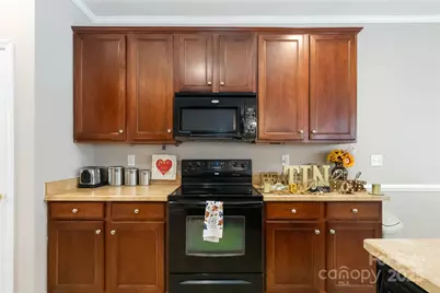 13834 Riding Hill Avenue, Charlotte, NC 28213 - Photo 17