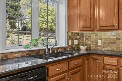 7924 Fairmeadows Drive, Charlotte, NC 28269 - Photo 15