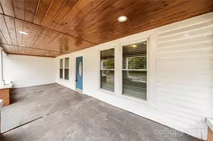 215 W D St, Newton, NC 28658 - Photo 5