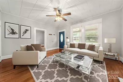 215 W D Street, Newton, NC 28658 - Photo 7