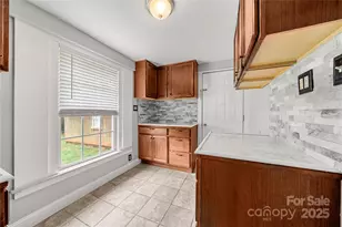 215 W D St, Newton, NC 28658 - Photo 21