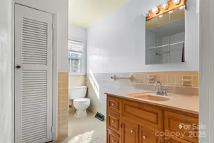 5325 US 70 Hwy W, Marion, NC 28752 - Photo 15