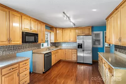 5325 US 70 Highway W, Marion, NC 28752 - Photo 7