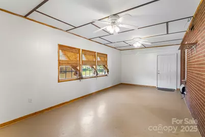 5325 US 70 Highway W, Marion, NC 28752 - Photo 11