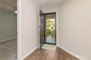 405 Wild Oak Ln, Hendersonville, NC 28791 - Photo 3