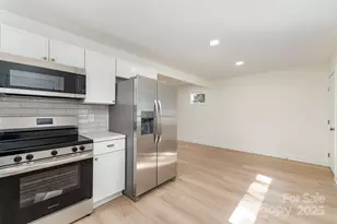 2427 Danforth Ln, Charlotte, NC 28208 - Photo 9