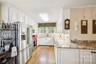 311 W 6th Ave, Gastonia, NC 28052 - Photo 9