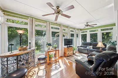 311 W 6th Avenue, Gastonia, NC 28052 - Photo 11