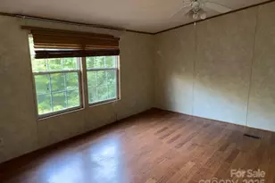 623 Shadowood Dr, Spruce Pine, NC 28777 - Photo 9