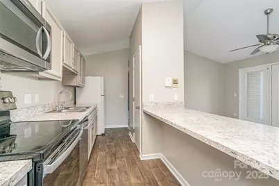 6165 Meadow Rose Lane, Charlotte, NC 28215 - Photo 5