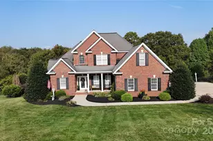 2400 Carriage Ln, Lincolnton, NC 28092 - Photo 1