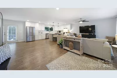 3734 Dunwoody Drive, Charlotte, NC 28215 - Photo 5