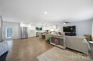 3734 Dunwoody Dr, Charlotte, NC 28215 - Photo 5