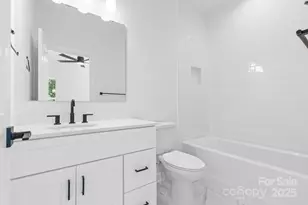 3960 Hager Dr, Charlotte, NC 28208 - Photo 15