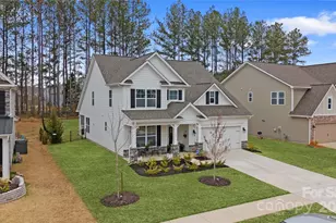 141 Rhuidean Ct, Troutman, NC 28166 - Photo 3