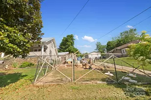 31 Abbott Moore Rd, Clyde, NC 28721 - Photo 23