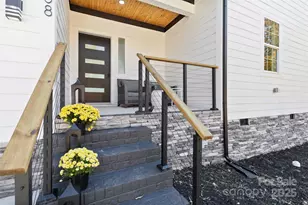 3008 Cricketeer Dr, Charlotte, NC 28216 - Photo 9