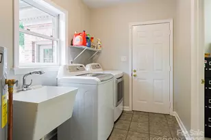 91 Carter Cove Rd, Asheville, NC 28804 - Photo 23