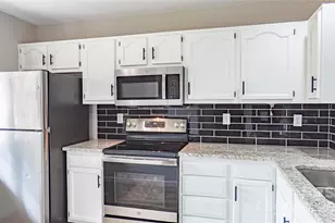 9105 Exbury Ct, Charlotte, NC 28269 - Photo 7