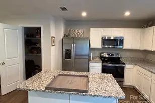 1532 39th Ave Loop NE, Hickory, NC 28601 - Photo 5