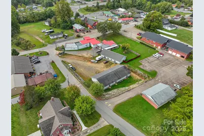 505 E Main Street, Burnsville, NC 28714 - Photo 5