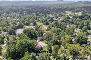 333 W Lake Ave, Hendersonville, NC 28739 - Photo 17