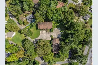 333 W Lake Avenue, Hendersonville, NC 28739 - Photo 9