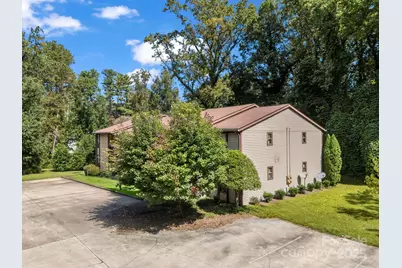 333 W Lake Avenue, Hendersonville, NC 28739 - Photo 3