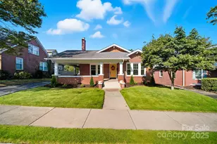 609 2nd St NE, Hickory, NC 28601 - Photo 1