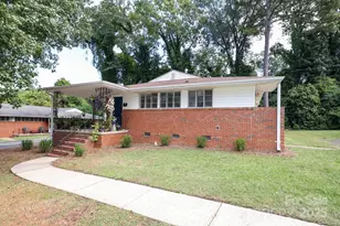 1424 Wembley Dr, Charlotte, NC 28205 - Photo 11