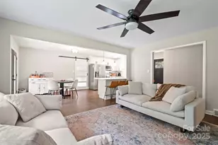 5442 Kinsale Ln, Charlotte, NC 28215 - Photo 11