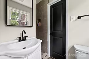 5442 Kinsale Ln, Charlotte, NC 28215 - Photo 15