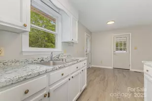 1310 Love Rd, Clover, SC 29710 - Photo 9