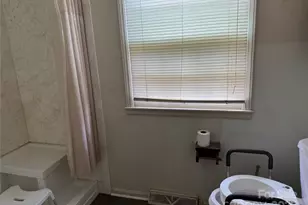 1922 Elmwood Dr, Gastonia, NC 28054 - Photo 9