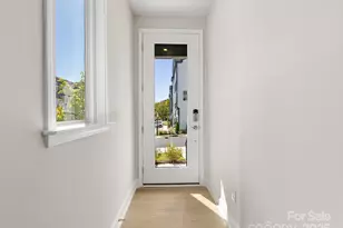 808 Flintside Ln, Charlotte, NC 28217 - Photo 3