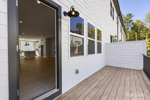 808 Flintside Ln, Charlotte, NC 28217 - Photo 9