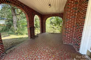 4216 N Center St, Hickory, NC 28601 - Photo 3