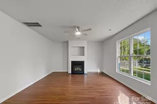 3915 Cameron Run Ln, Matthews, NC 28105 - Photo 3