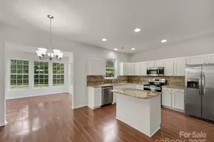 3915 Cameron Run Ln, Matthews, NC 28105 - Photo 9