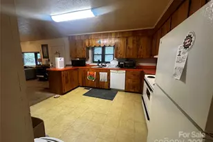 433 Deneen Rd, Burnsville, NC 28714 - Photo 9