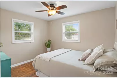 970 W Chapel Road, Asheville, NC 28803 - Photo 15