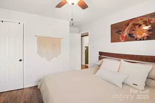 970 W Chapel Rd, Asheville, NC 28803 - Photo 11