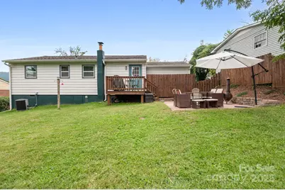 970 W Chapel Road, Asheville, NC 28803 - Photo 9