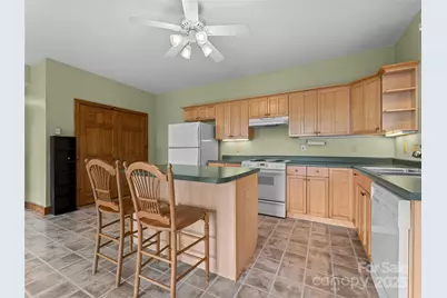 1299 Pine Ridge Road, Burnsville, NC 28714 - Photo 15