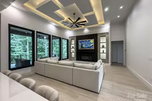 668 Players Ridge Rd, Hickory, NC 28601 - Photo 5